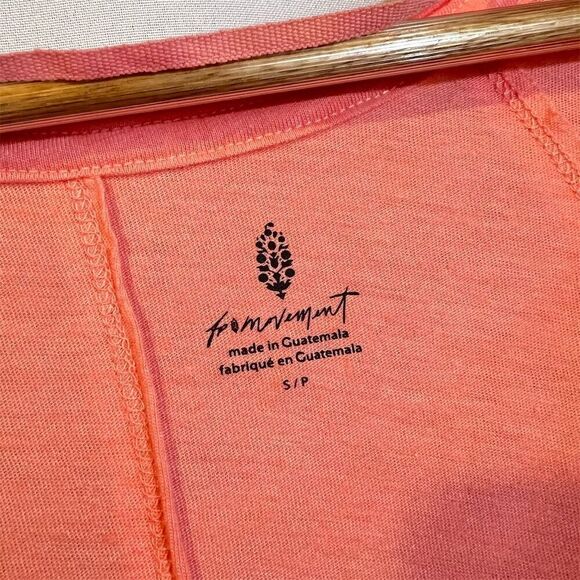 NWT Free People Movement Neon Coral High-Low Sleeveless V-Neck Tank Top Size S - Picture 3 of 5